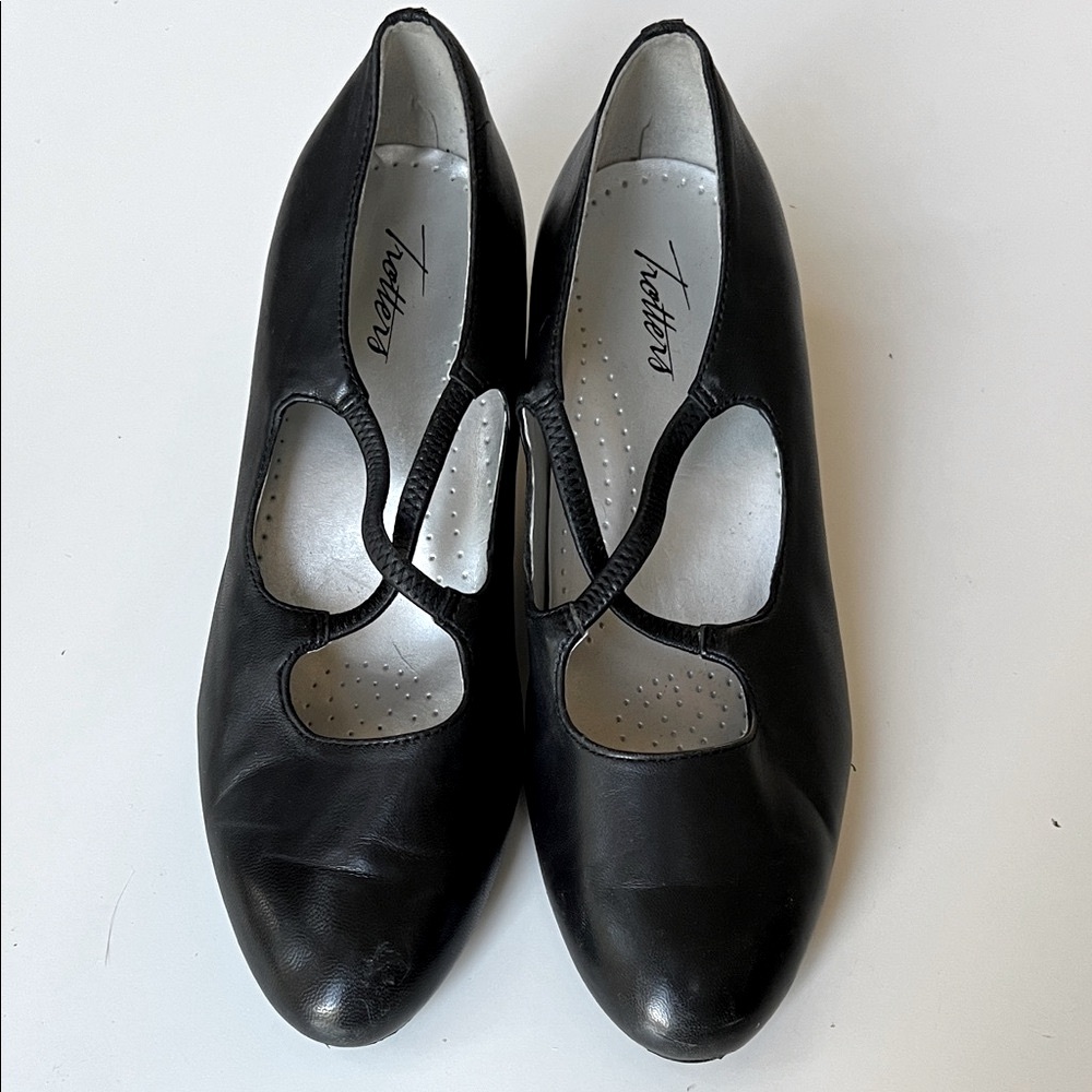 Corporate goth Trotters Leather Black Ballet CrissCross Mary Jane Chunky Heel 7W
